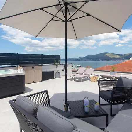 Cozy In Okrug Gornji With Swimming Pool *