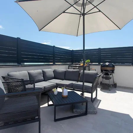 Gorgeous In Okrug Gornji * Трогир