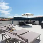 Cozy In Okrug Gornji With Swimming Pool Apartman Trogir