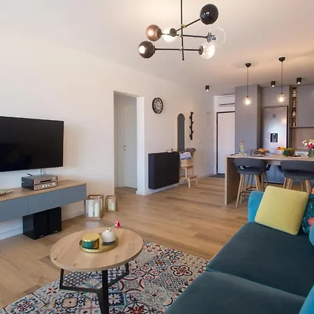 Gorgeous In Okrug Gornji Trogir