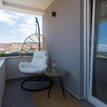 Gorgeous In Okrug Gornji